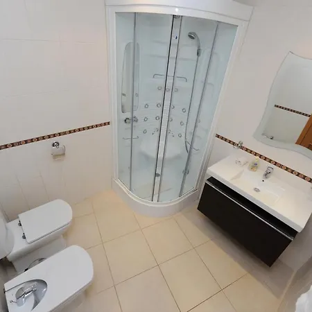Village, 3br 3ba In *