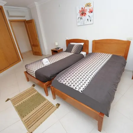 Village, 3br 3ba In Apartment *