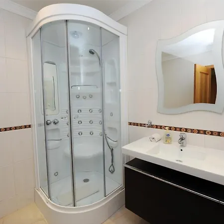 Village, 3br 3ba In * 维拉摩拉
